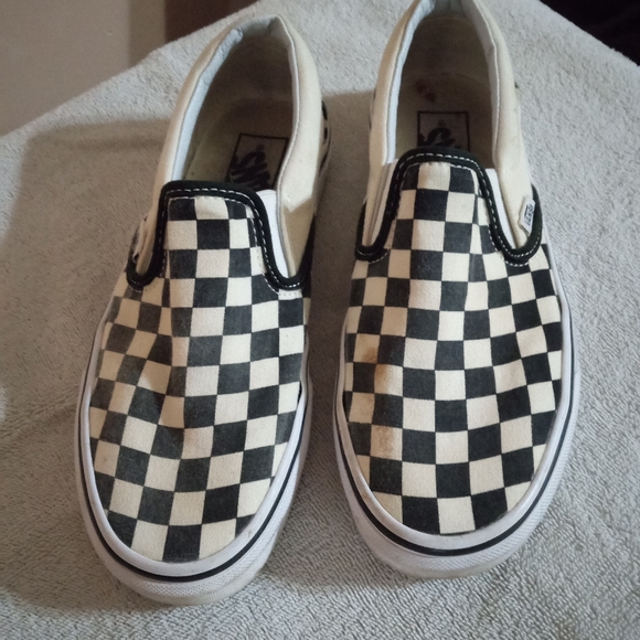 VANS - Picture 2 of 2